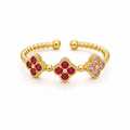Anillo Ajustable Dorado Con Un Diseño Elegante De Flores Decoradas Con Piedras Brillantes